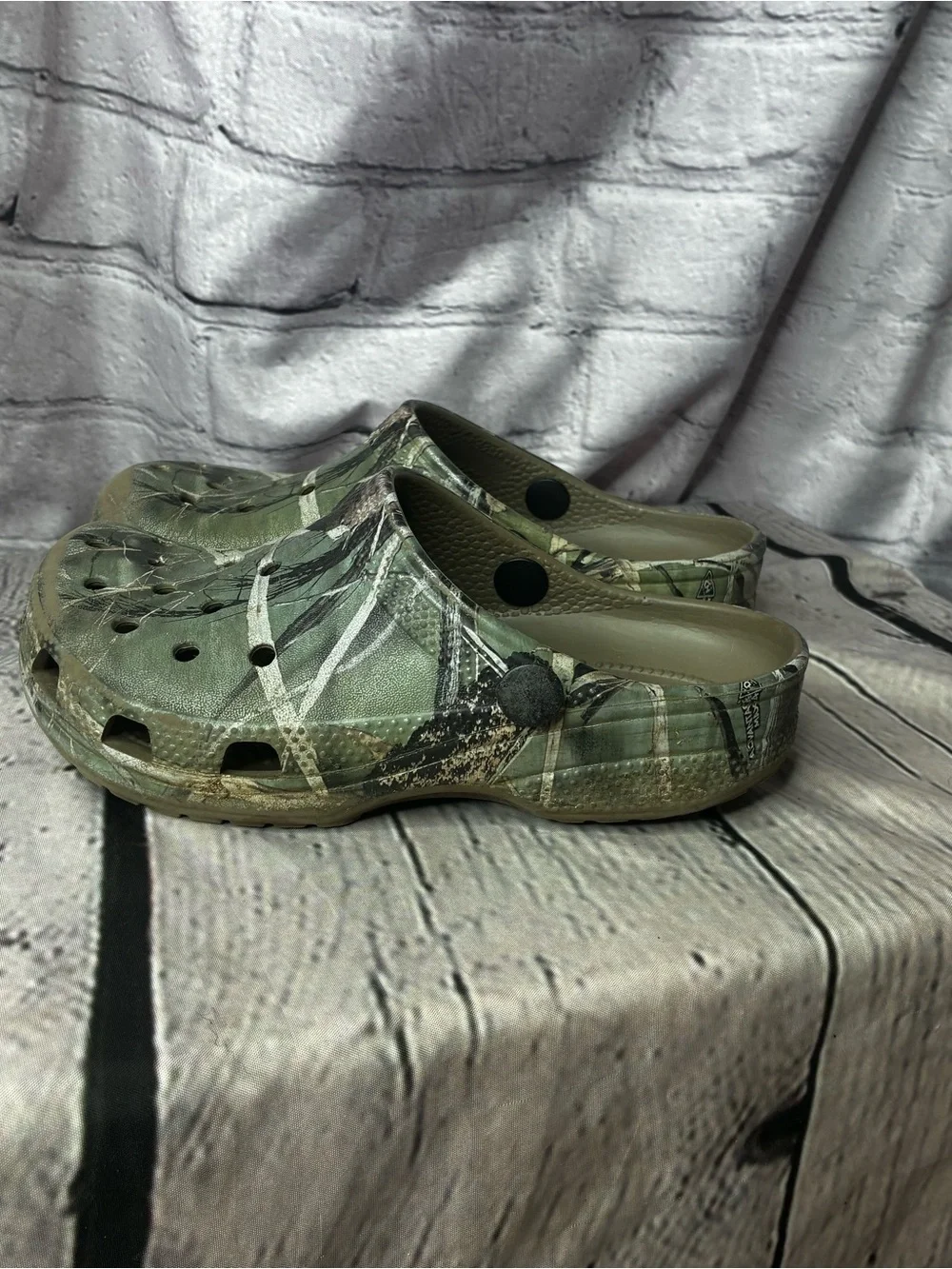5/$20 Crocs Junior Camo Hunting Fishing Outdoor Casual Slip On Clogs Sz 1 AS IS